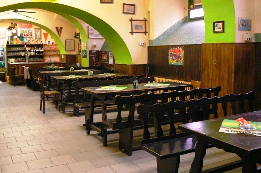 Hotel Pariz Jičín Zewnętrze zdjęcie