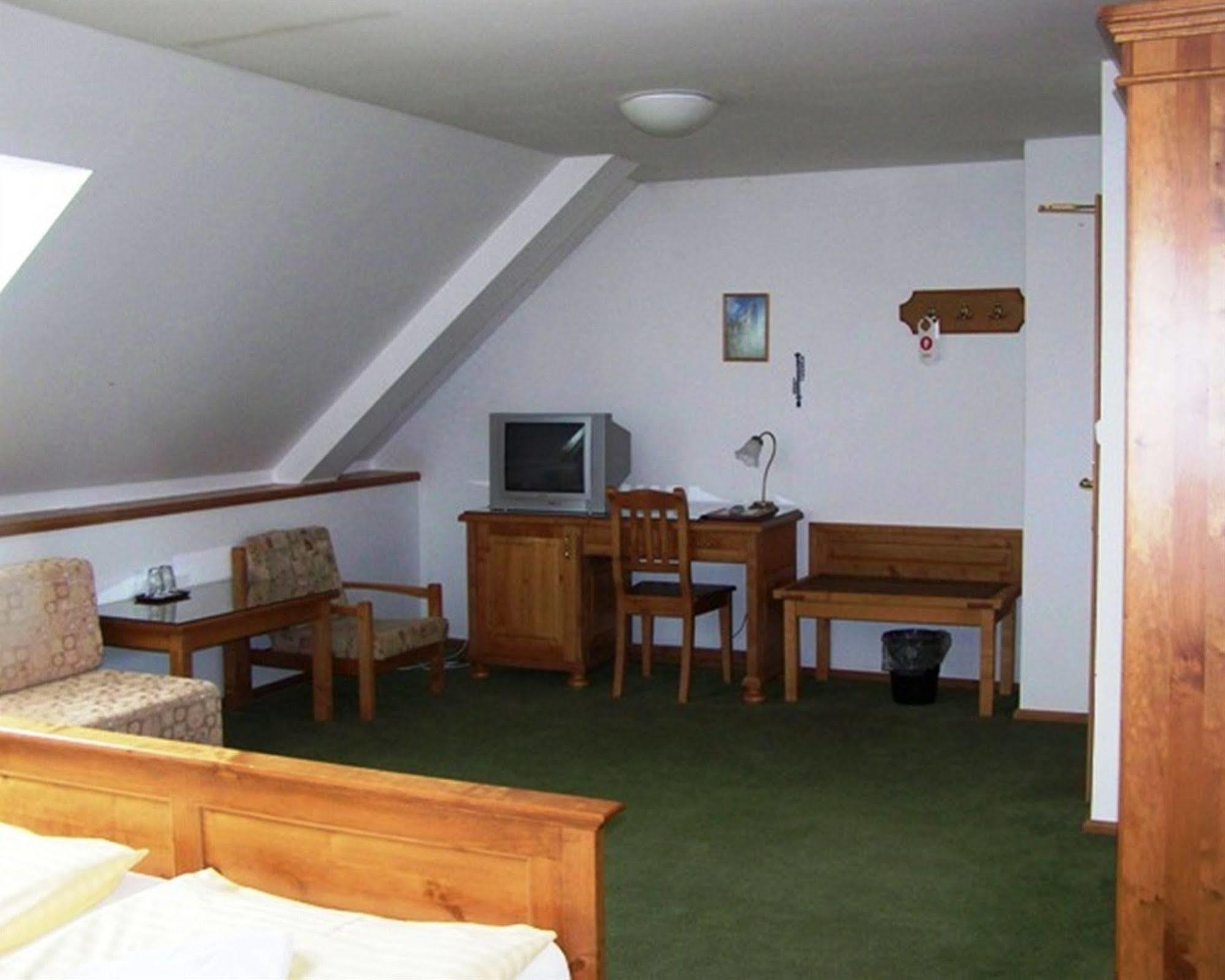 Hotel Pariz Jičín Zewnętrze zdjęcie