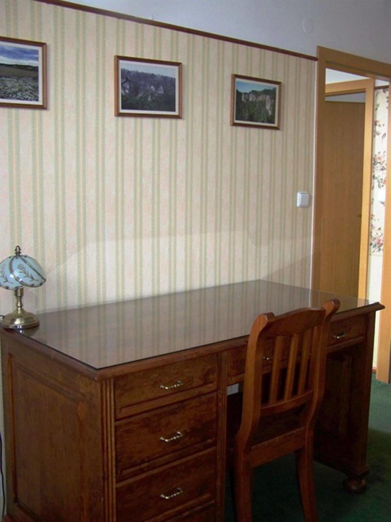 Hotel Pariz Jičín Zewnętrze zdjęcie