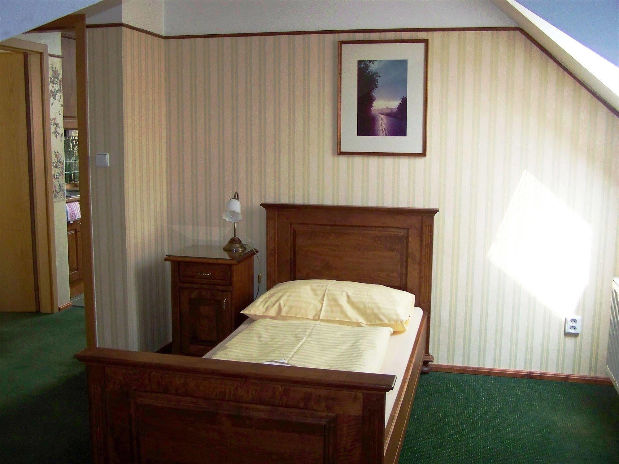 Hotel Pariz Jičín Zewnętrze zdjęcie