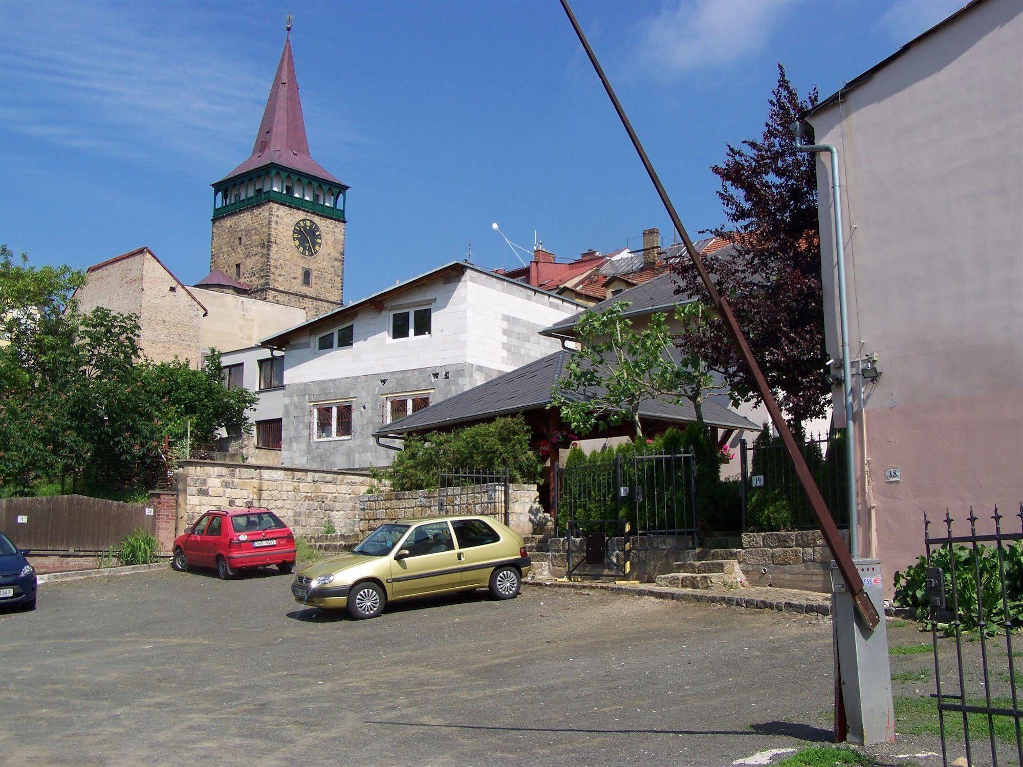 Hotel Pariz Jičín Zewnętrze zdjęcie
