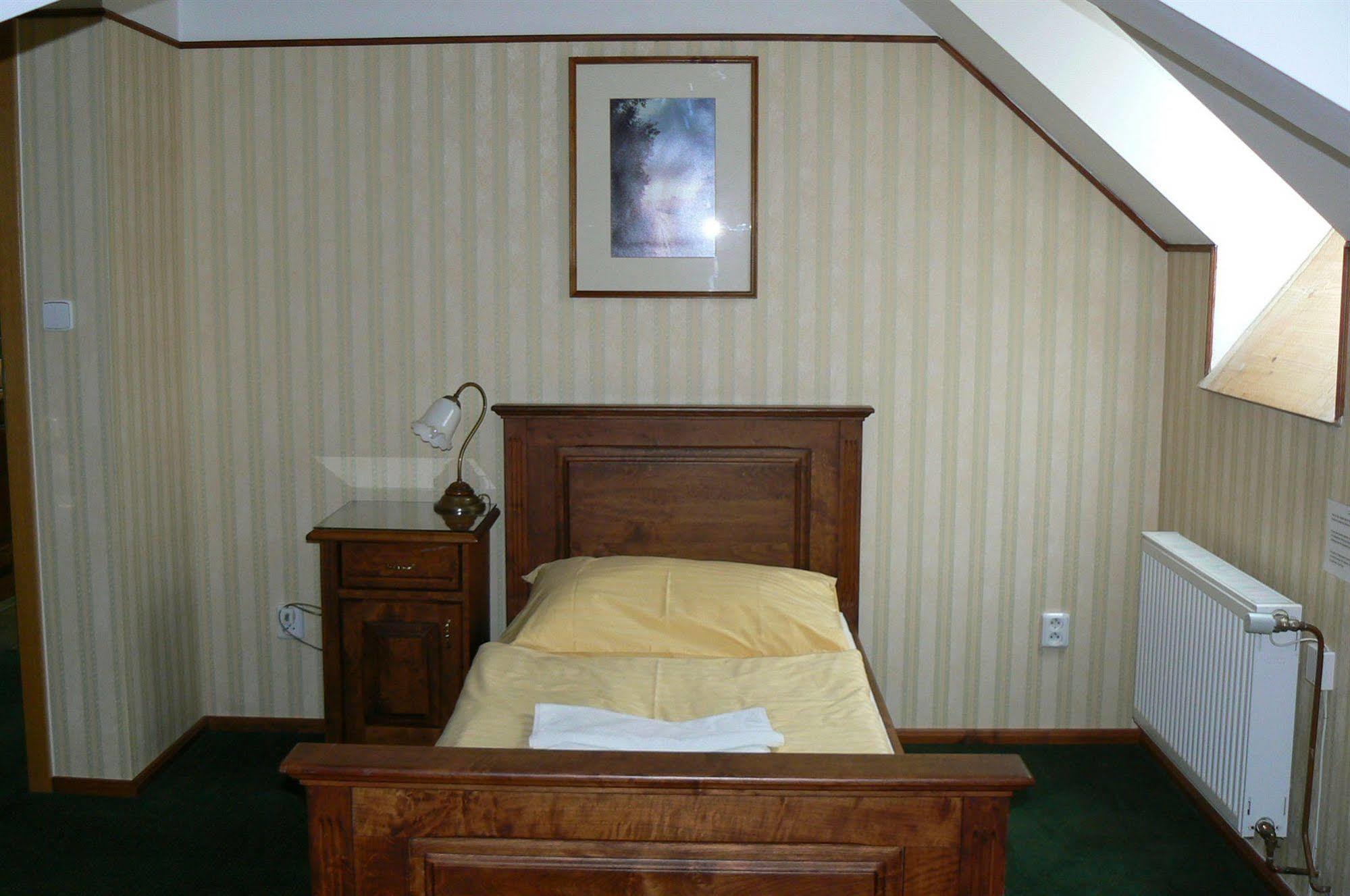 Hotel Pariz Jičín Zewnętrze zdjęcie